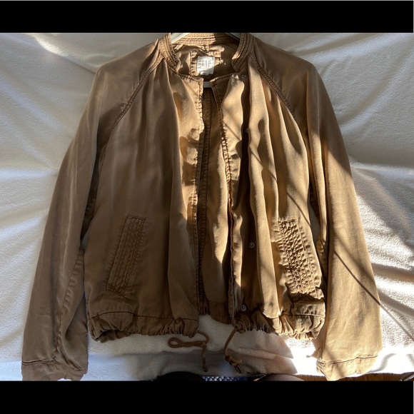 Light Jacket - Picture 2 of 4